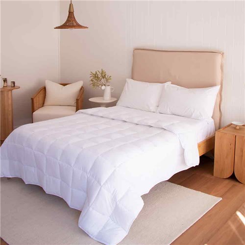 Comfort Quilt White Queen